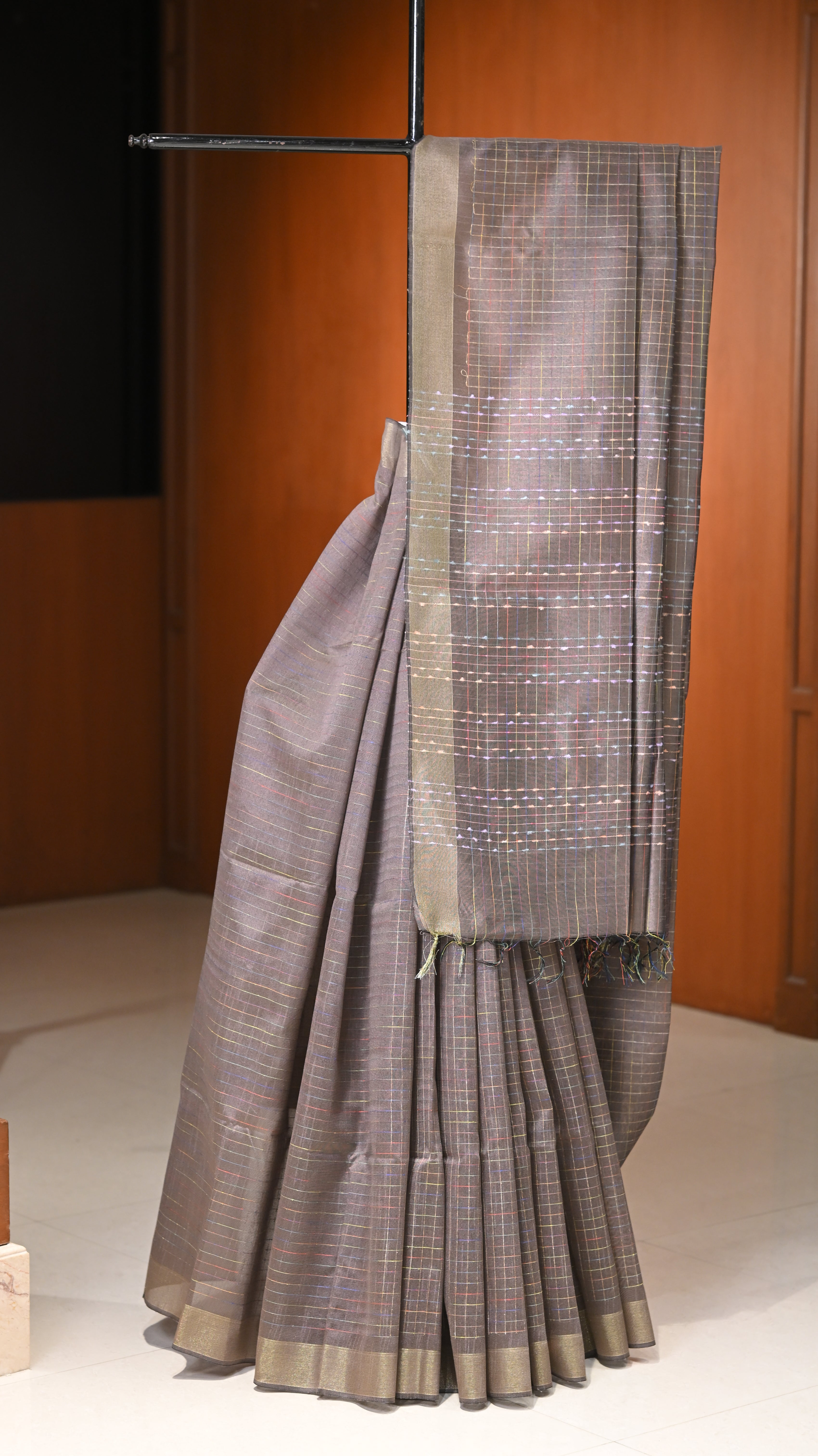 Art Jute Silk Saree with Allover Body Thread Weaving Checks Design and Mild Copper Zari Border