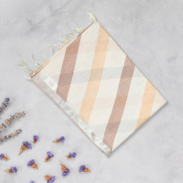 Stylish Dola Sarees with Golden Checks Design with Golden Zari