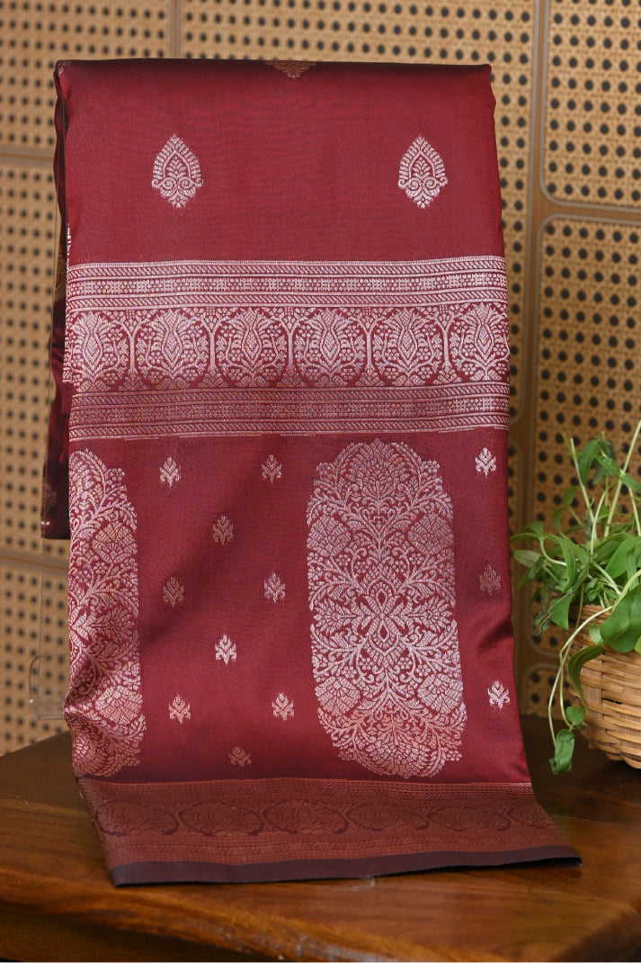 Semi-banarasi Saree with traditional butta and golden zari pallu
