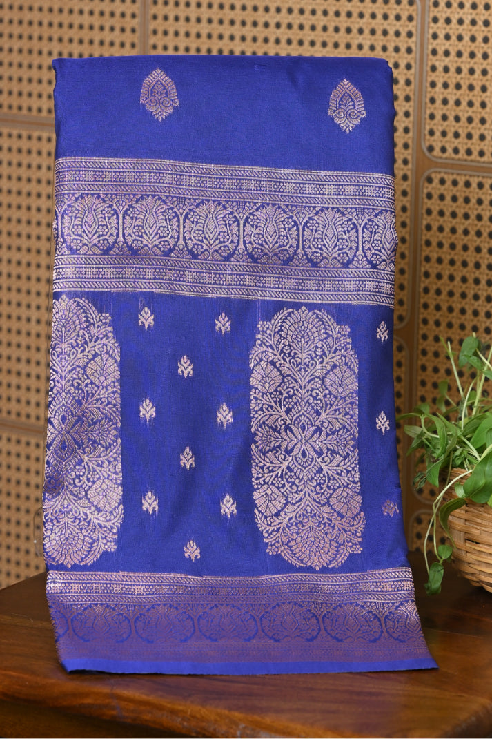 Semi-banarasi Saree with traditional butta and golden zari pallu