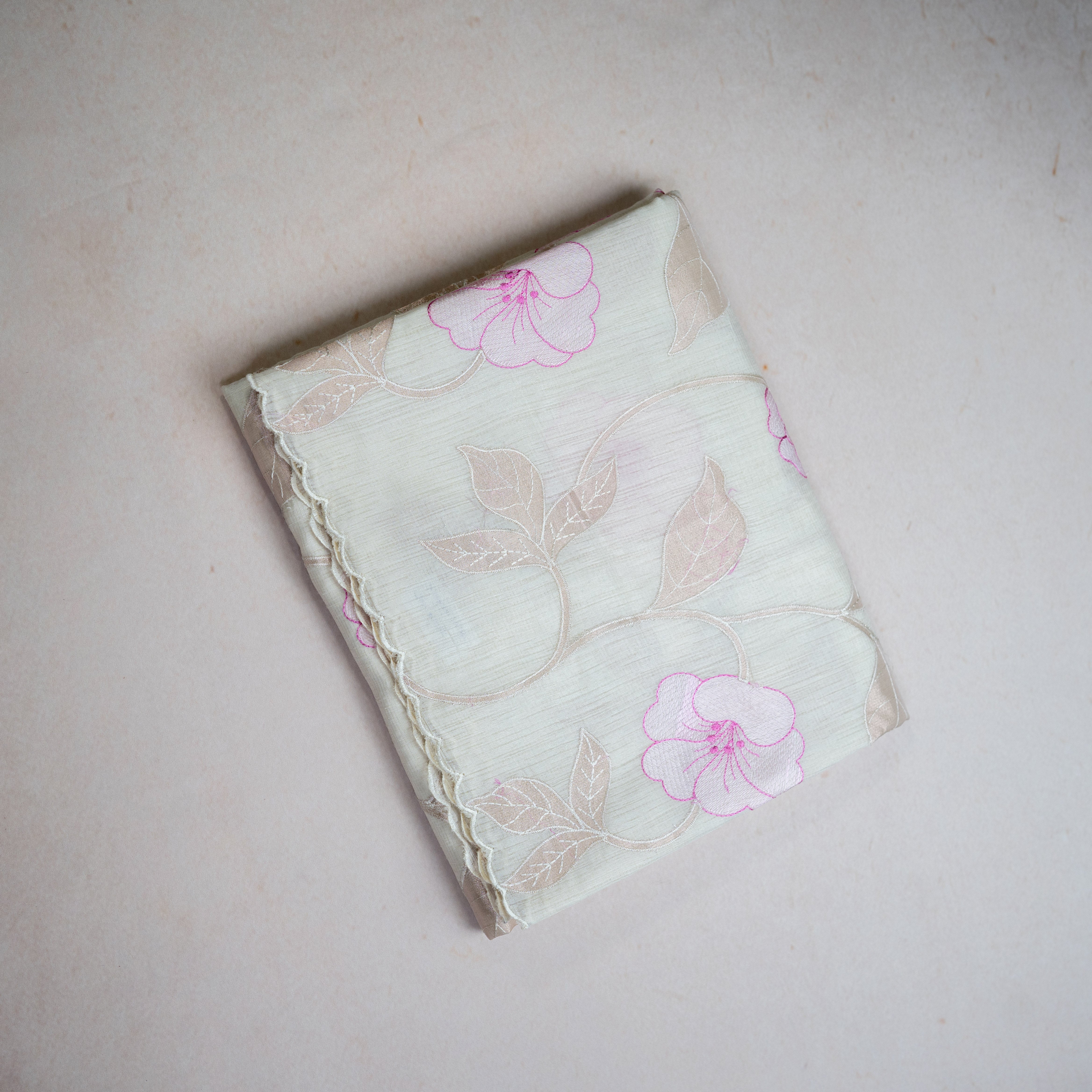 Kadhi silk sarees with flower work with uplicked leaf design