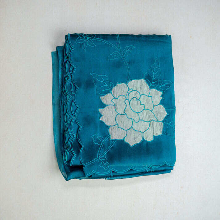 Organza Viscose Saree with Crush Uplicked With Threadwork