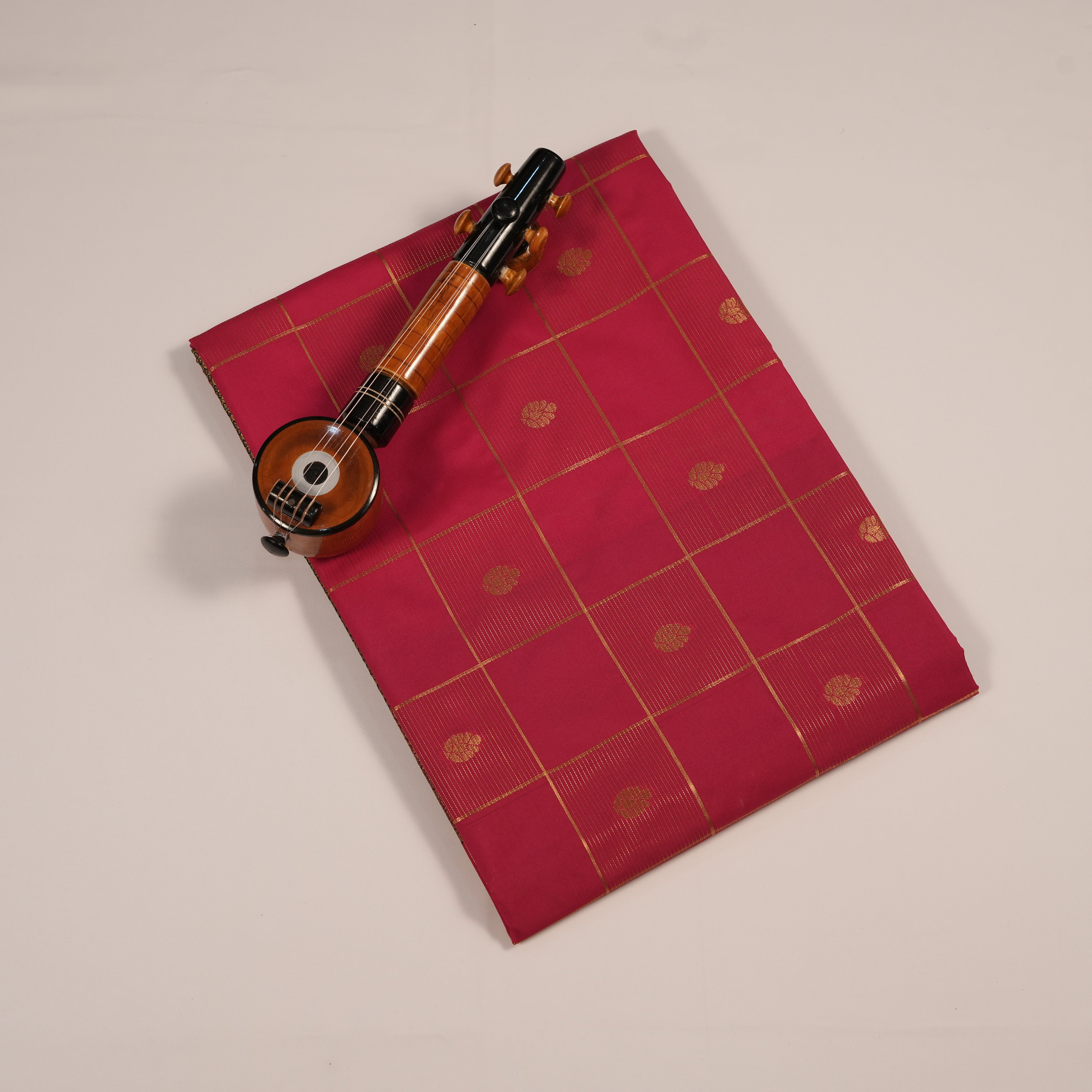 Soft Silk Sarees with Checked Gold Zari Putta