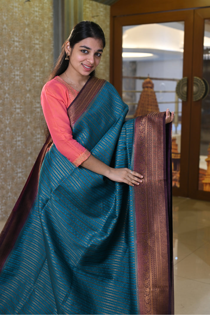 Rapper Silks with Vaira Oosi Design, Contrast Mango Leaf and Jacquard Design