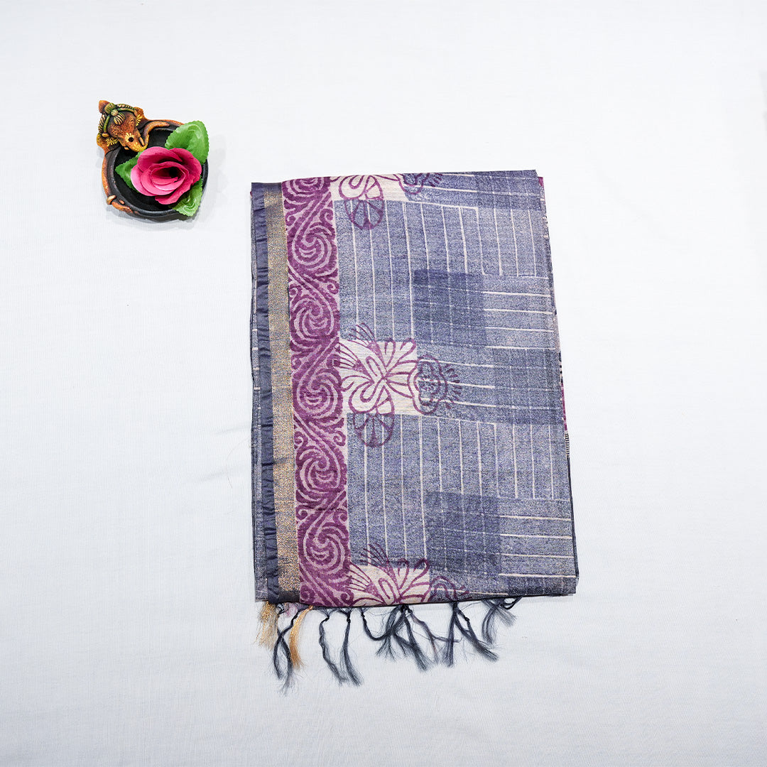 Cotton Saree With a Checked Grid Pattern Body with a Floral Vine Border