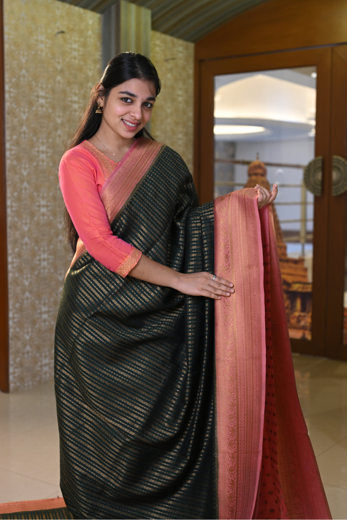 Rapper Silks with Vaira Oosi Design, Contrast Mango Leaf and Jacquard Design