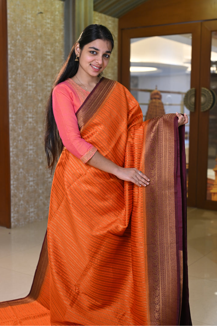Rapper Silks with Vaira Oosi Design, Contrast Mango Leaf and Jacquard Design