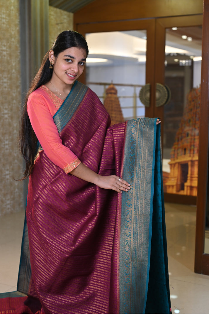 Rapper Silks with Vaira Oosi Design, Contrast Mango Leaf and Jacquard Design