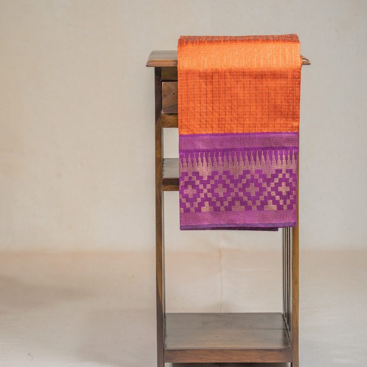 Semi Jute Silk Saree with Dot Checks Pattern